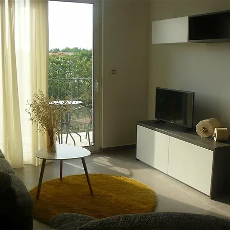 Our Nest 1 - 8 Apartment *